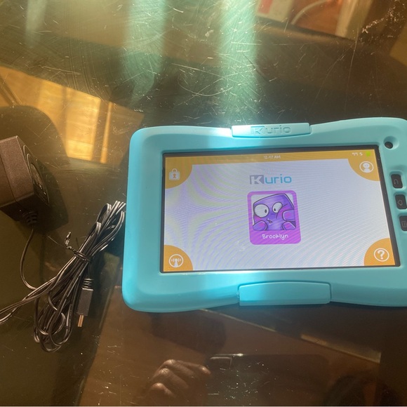 Kurio 7 notebook, 4G like new! With USB charger. - Picture 8 of 10